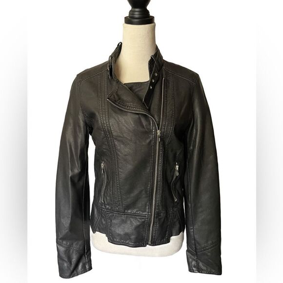 Black River Faux Leather Form Fitting Moto Jacket w/Asymmetrical Zipper(M) - Picture 1 of 15